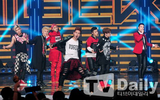 2014世界杯應援演出舉行 EXO-K A pink等眾星激情獻唱（組圖）