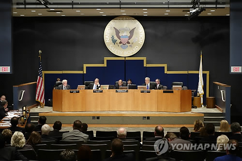美國國家運輸安全委員會（NTSB）24日在華盛頓舉行聽證會，公布了去年7月發生的韓亞空難的調查報告。(韓聯社）