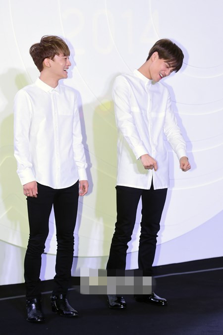 EXO出席“Fashion Kode 2014”時尚秀 Tao、Kai演繹另類“T臺秀”（組圖）