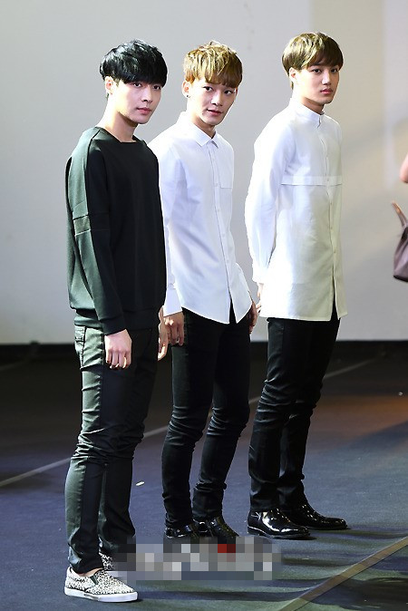 EXO出席“Fashion Kode 2014”時尚秀 Tao、Kai演繹另類“T臺秀”（組圖）