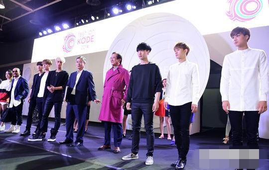 EXO出席“Fashion Kode 2014”時尚秀 Tao、Kai演繹另類“T臺秀”（組圖）