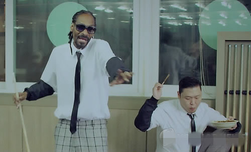 鳥叔再度聯袂《江南Style》MV導演拍新作（組圖）