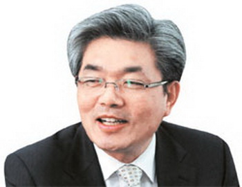 仁川大學崔省乙教授（音譯）