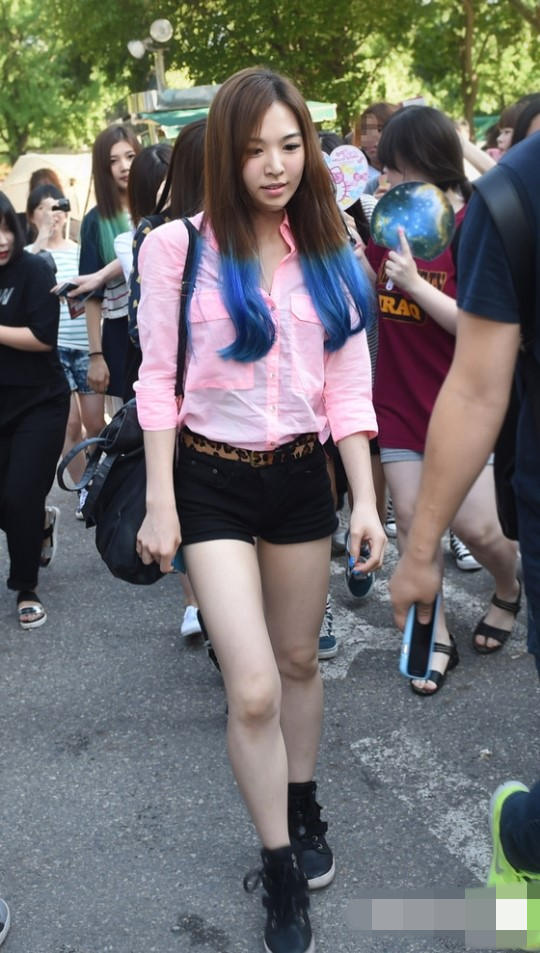 《音樂銀行》girl's day泫雅Red velvet 緊身牛仔PK迷你短裙誰能贏？（組圖）