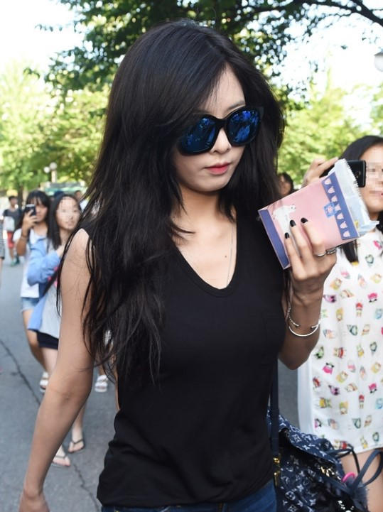 《音樂銀行》girl's day泫雅Red velvet 緊身牛仔PK迷你短裙誰能贏？（組圖）