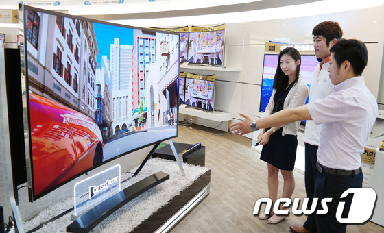 三星105英寸曲面電視將亮相柏林國際消費電子展