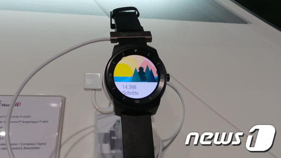 LG智能家庭套裝亮相IFA G watch R率先發布引關注（組圖）