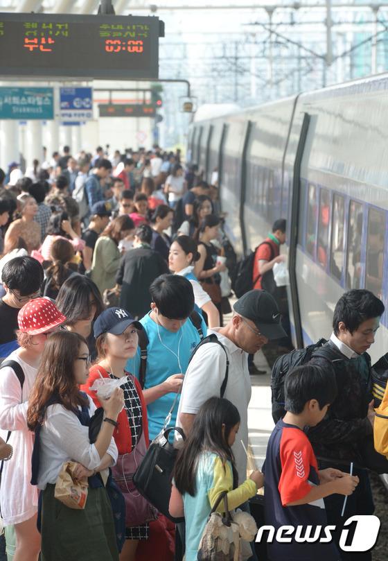 中秋小長假 韓國返鄉團圓潮海外旅行潮并現（組圖）