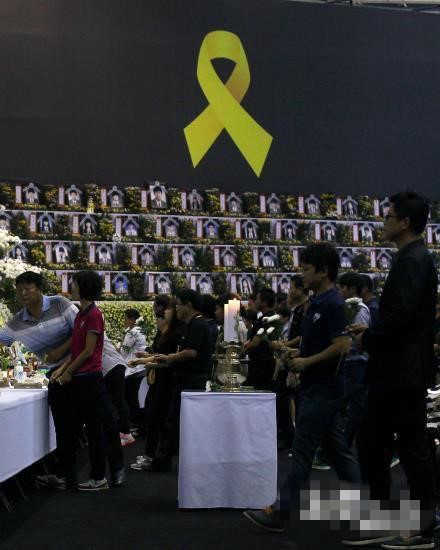 “世越號”沉沒后首個中秋節 遺屬為逝者祈禱冥福（組圖）