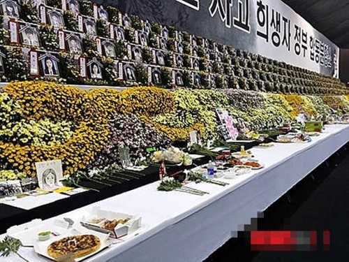 “世越號”沉沒后首個中秋節 遺屬為逝者祈禱冥福（組圖）