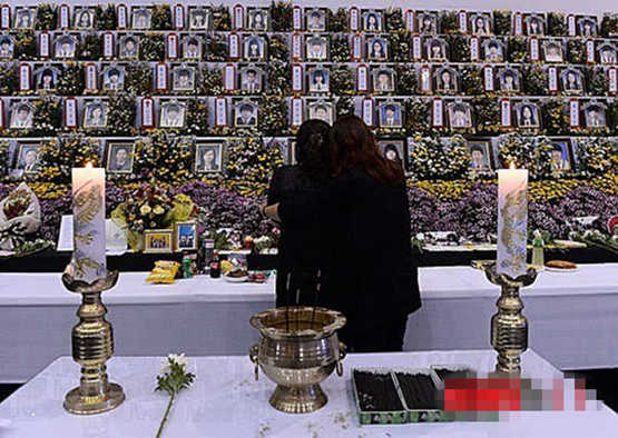 “世越號”沉沒后首個中秋節 遺屬為逝者祈禱冥福（組圖）