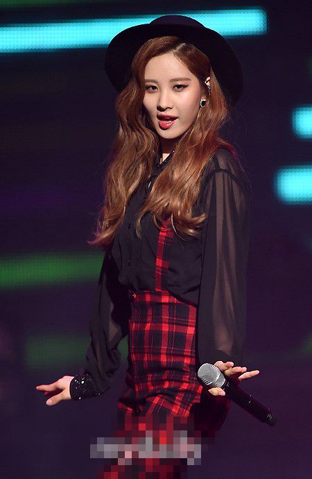 少女時代TTS“泰蒂徐”回歸秀 舞臺絢麗現場火爆（組圖）