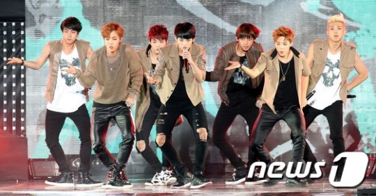 眾星齊聚“仁川韓流演唱會” EXO帥氣KARA、T-ara美艷（組圖）