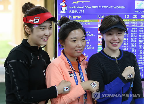 在24日上午進行的仁川亞運會女子50米步槍臥射團體決賽中，韓國隊獲得了金牌。(韓聯社)