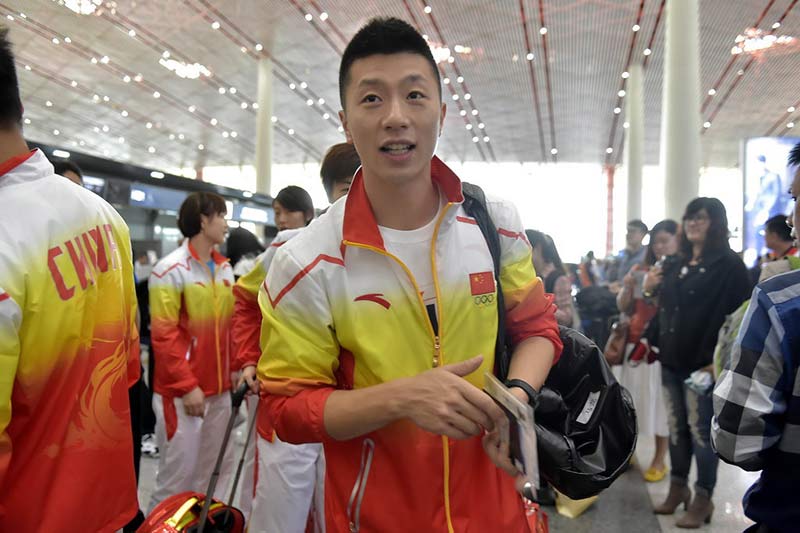 劉國梁率領中國乒乓隊踏上仁川亞運征程(組圖）