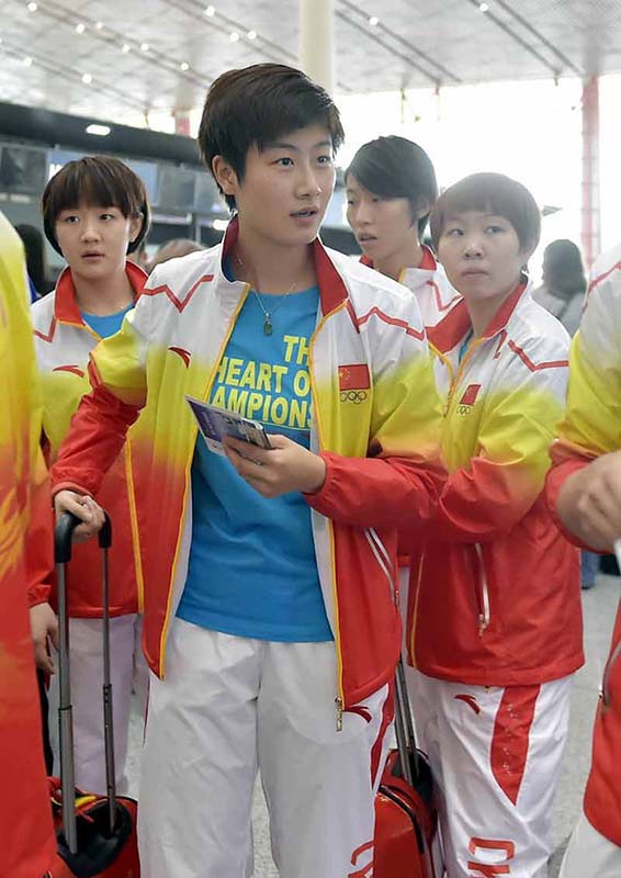 劉國梁率領中國乒乓隊踏上仁川亞運征程(組圖）