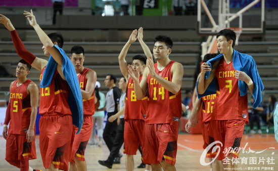 中國男籃賽后向球迷致意