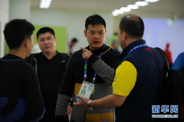 男子50米步槍臥射團體賽：中國隊破世界紀錄奪冠 （組圖）