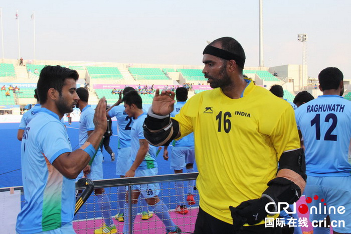 曲棍球賽場上印巴拉拉隊