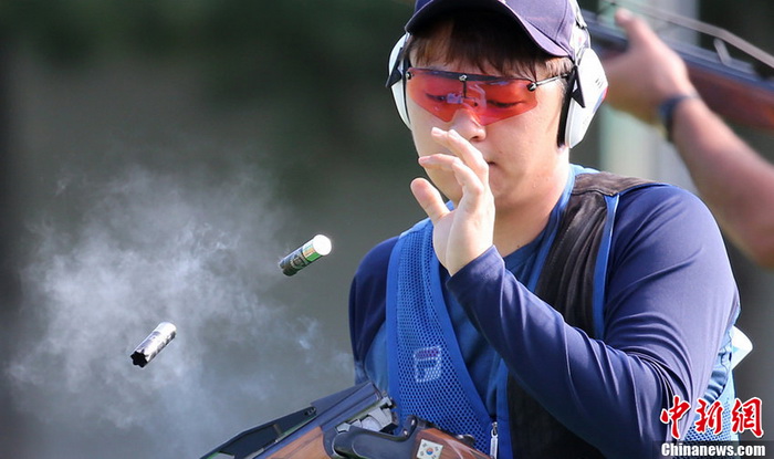 亞運趣圖：國奧比賽多無聊？場邊球童睡著了(組圖)