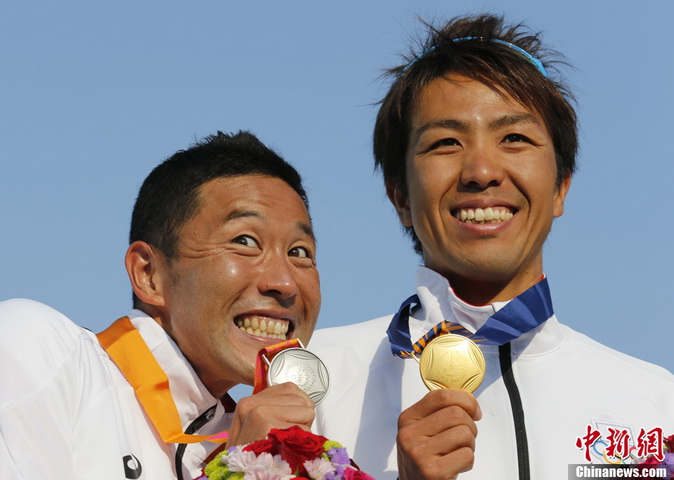 亞運趣圖：國奧比賽多無聊？場邊球童睡著了(組圖)