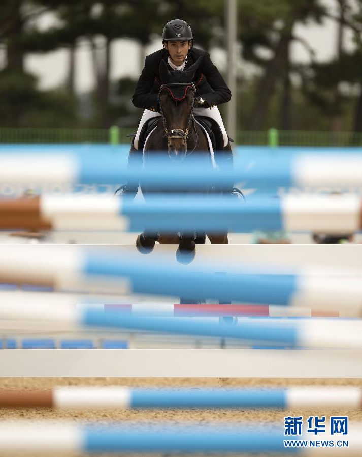 馬術三項賽——華天獲得馬術三項賽個人項目銀牌 （組圖）