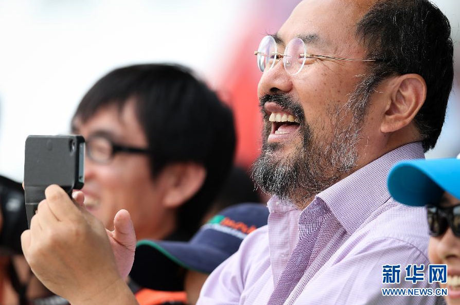 馬術三項賽——華天獲得馬術三項賽個人項目銀牌 （組圖）