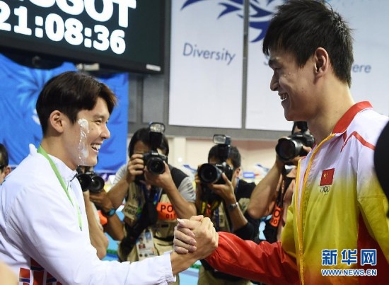 場上對手場下朋友 孫楊送給樸泰桓生日蛋糕（組圖）