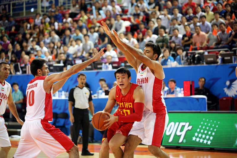 中國男籃67:75不敵伊朗 進四強得靠蒙古（組圖）