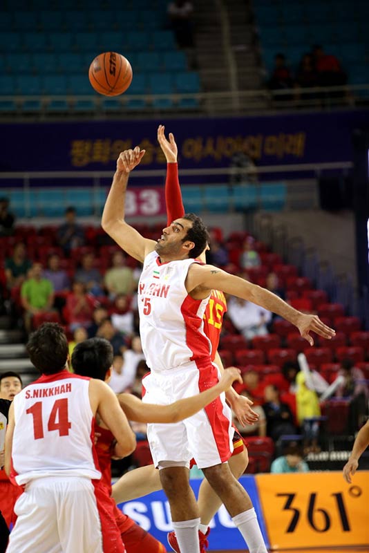 中國男籃67:75不敵伊朗 進四強得靠蒙古（組圖）