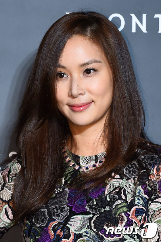 首爾時裝周型男女神云集 韓彩英bigbang權志龍2pm燦盛孔孝真（組圖）