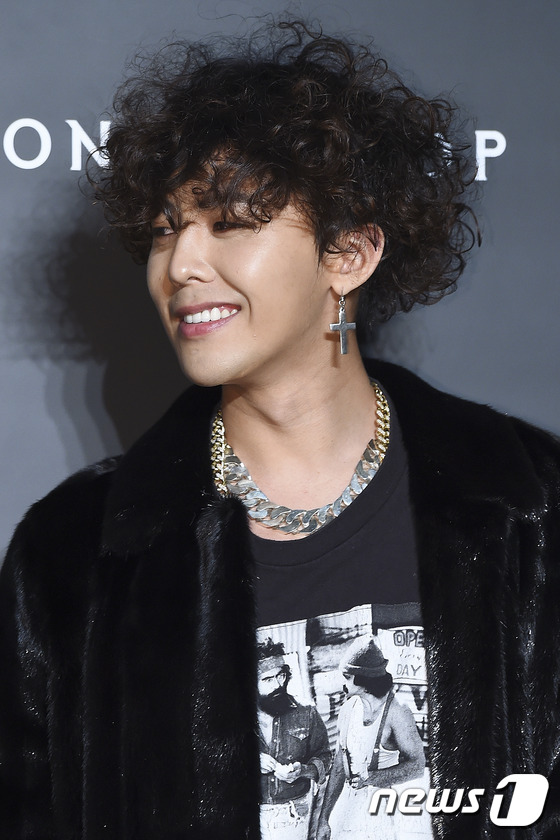 首爾時裝周型男女神云集 韓彩英bigbang權志龍2pm燦盛孔孝真（組圖）