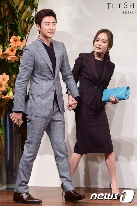 高梓淇蔡琳婚后韓國現身獲追捧 十指相扣甜蜜出席好友婚禮（組圖）