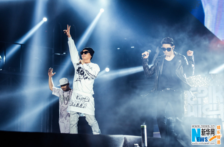 Bigbang熱舞獻唱鳥叔秀中文暖場 YG Family北京演唱會high翻全場（高清組圖）