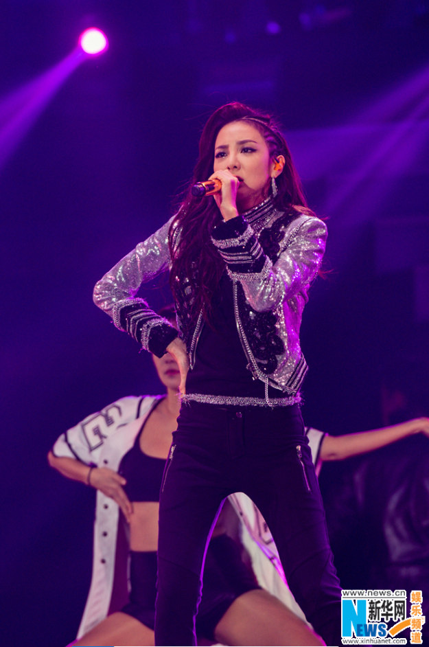 Bigbang熱舞獻唱鳥叔秀中文暖場 YG Family北京演唱會high翻全場（高清組圖）