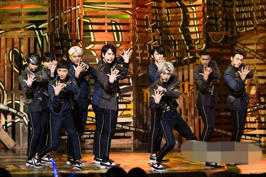 銀赫變裝海量私照大公開 super junior與“妖精們”走過的九年（組圖）