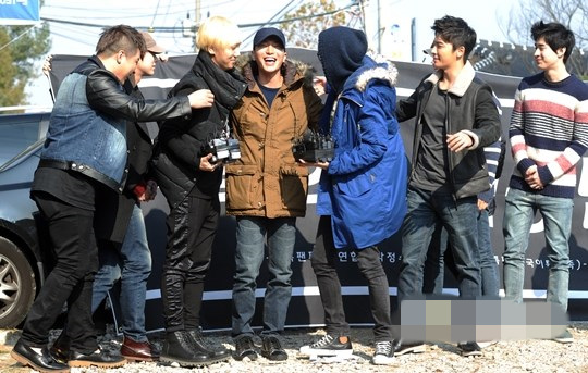 銀赫變裝海量私照大公開 super junior與“妖精們”走過的九年（組圖）