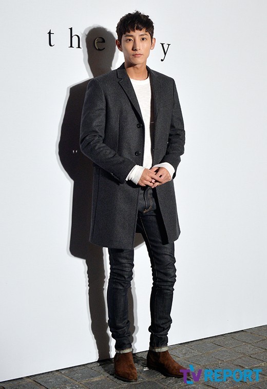 少女時代EXO車藝蓮現身秀場 允兒齊劉海清新脫俗世勛燦烈低頭熱聊（組圖）