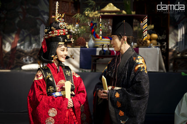 高梓淇蔡琳韓國傳統婚禮現場曝光 身著韓服顯端莊(組圖)
