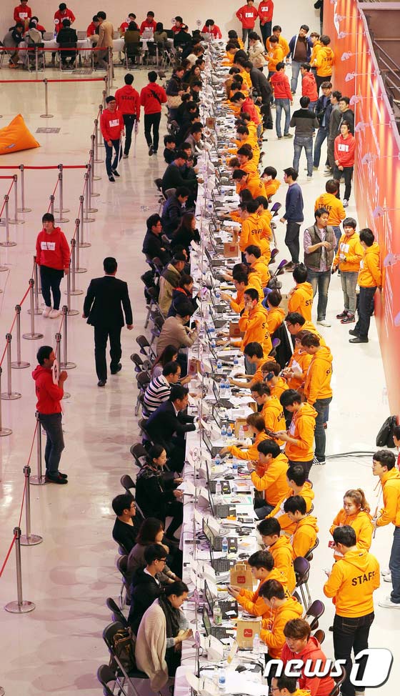 iPhone6“襲”韓 運營商攜手“果粉”熱情迎接（組圖）