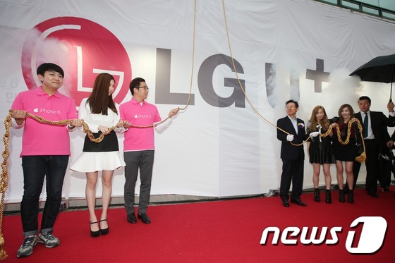 iPhone6“襲”韓 運營商攜手“果粉”熱情迎接（組圖）