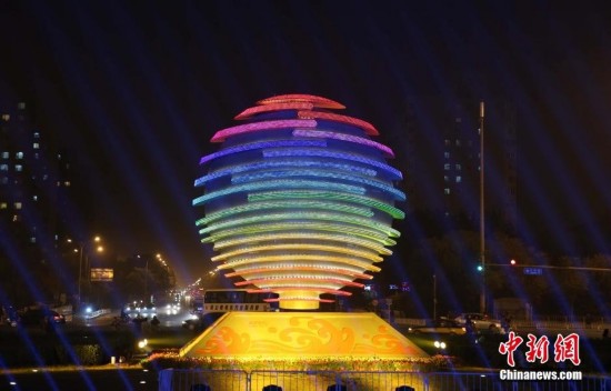 北京APEC會標亮燈 慶祝APEC召開（組圖）