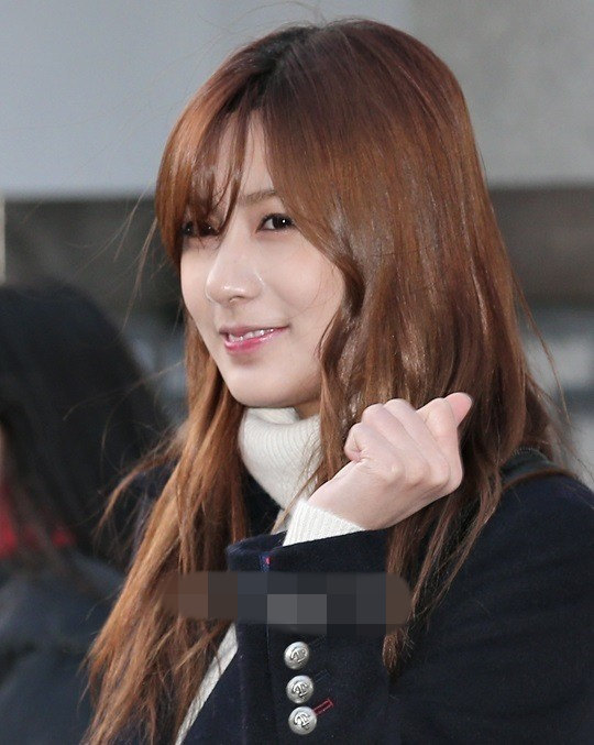 韓國“愛豆”參加高考粉絲齊應援 A Pink吳夏榮GOT7崔榮宰（組圖）