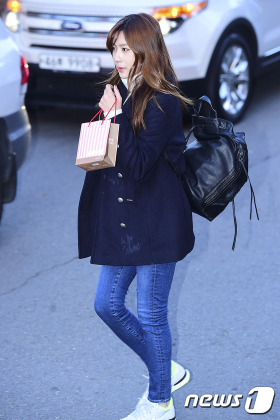 韓國“愛豆”參加高考粉絲齊應援 A Pink吳夏榮GOT7崔榮宰（組圖）