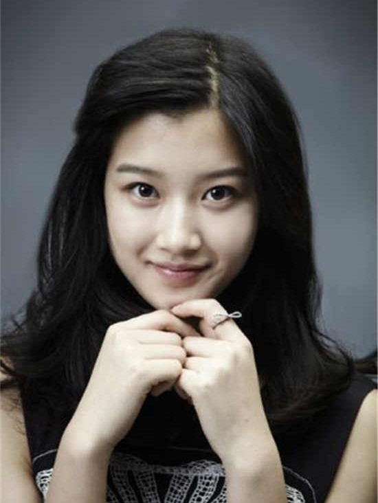 韓國“愛豆”參加高考粉絲齊應援 A Pink吳夏榮GOT7崔榮宰（組圖）