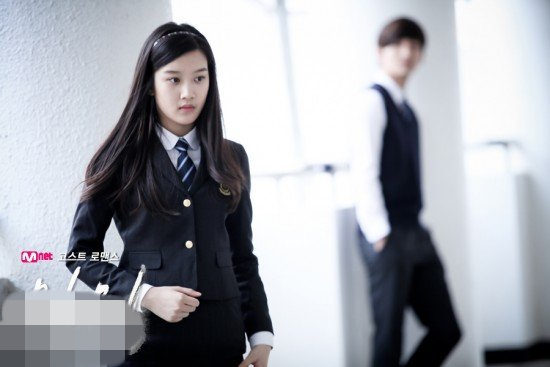 韓國“愛豆”參加高考粉絲齊應援 A Pink吳夏榮GOT7崔榮宰（組圖）