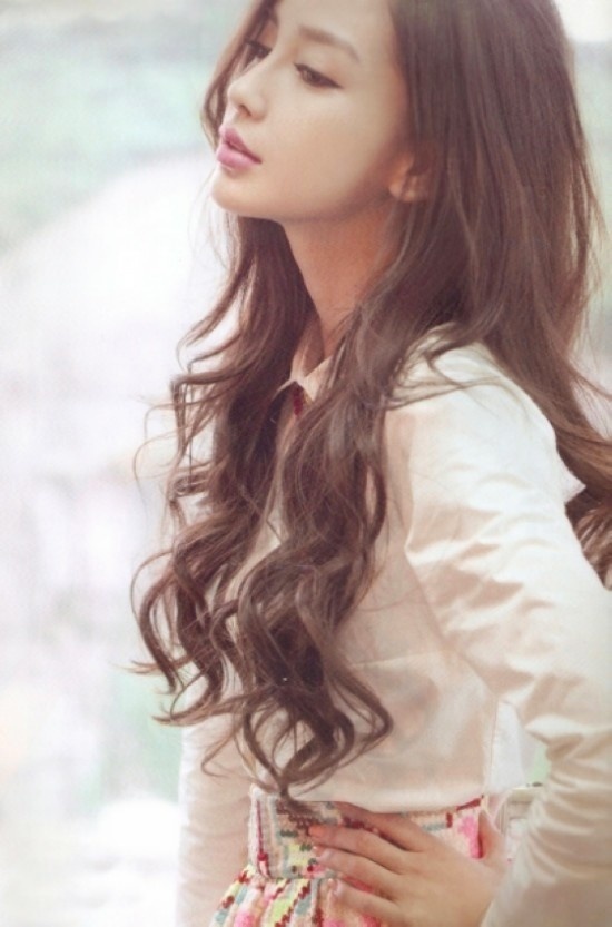 AngelaBaby也玩英雄聯盟 手持水槍化身暴走蘿莉