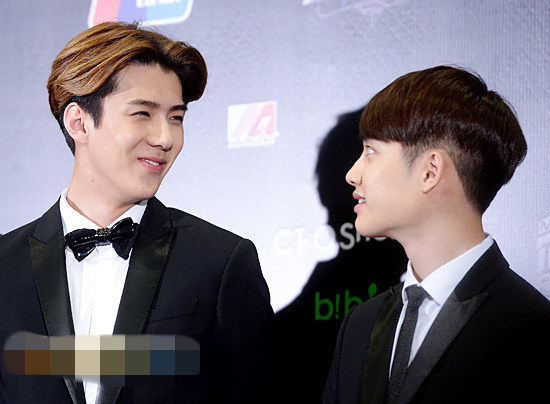 exo及winner亮相“2014MAMA”記者會 suho表示期待獎項世勛忙聊天（組圖）