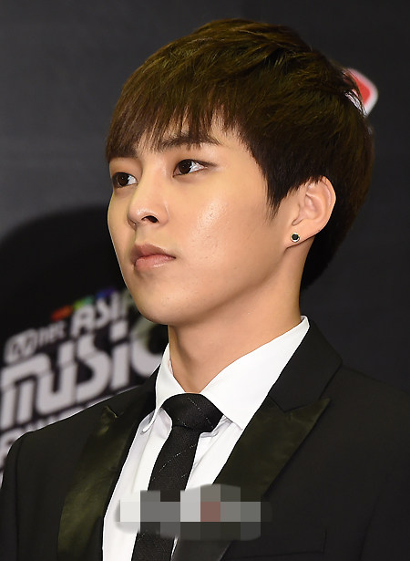 exo及winner亮相“2014MAMA”記者會 suho表示期待獎項世勛忙聊天（組圖）