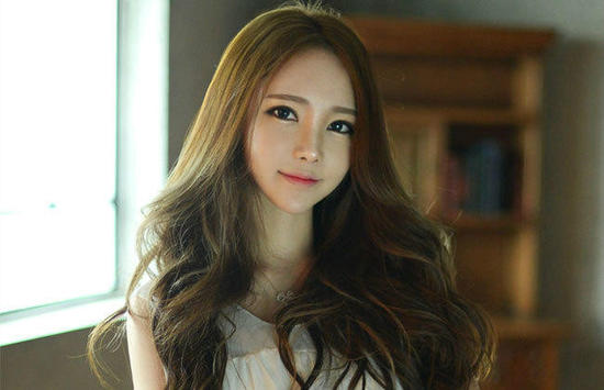 韓國游戲萌系女主播 美若天仙大秀性感美腿（組圖）